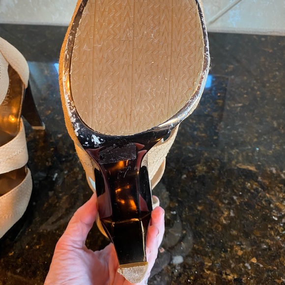 Michael Kors Tan Sandals with Gold Zippers - Picture 11 of 11